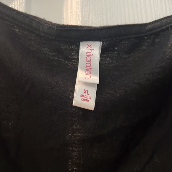 Short sleeve matte sequined top from Xhilaration size XL - Picture 4 of 7